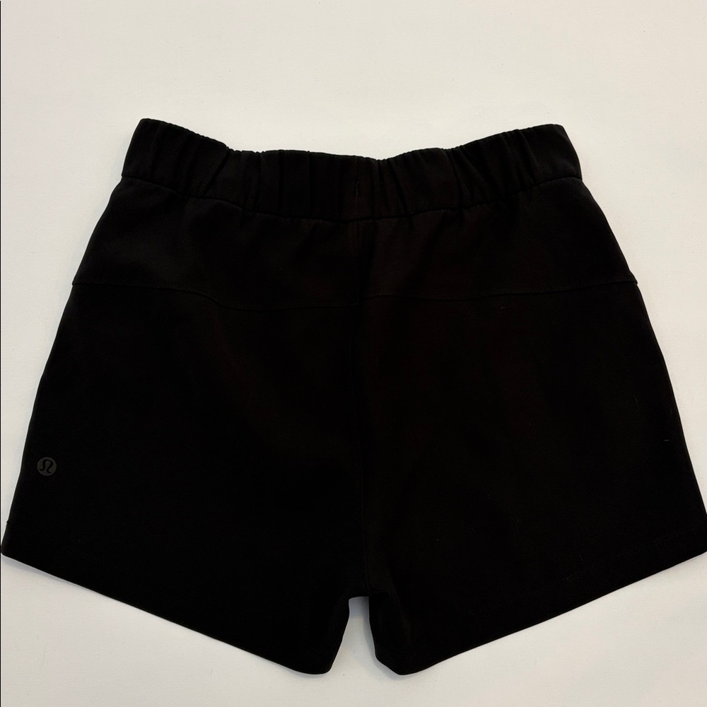 Lululemon Women’s Shorts Black On The Fly Shorts Elastic Waist size 4 - Picture 7 of 11